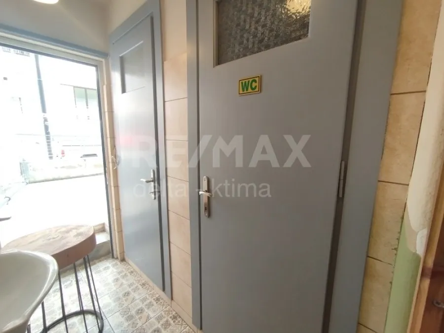 Bagni - Shop with Dual Access in Larissa Centre