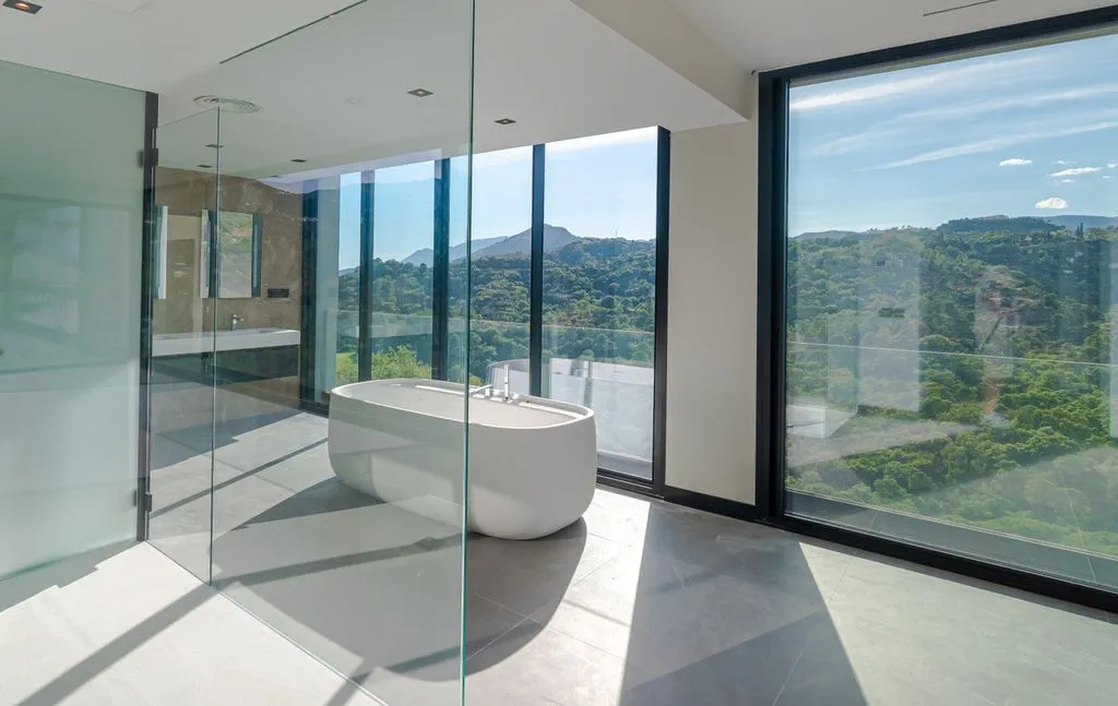 Vannitoad - Luxury Villa with Sea View in Benahavís