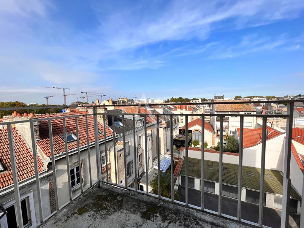 Balcone - Type 2 Flat with Cathedral View in Reims