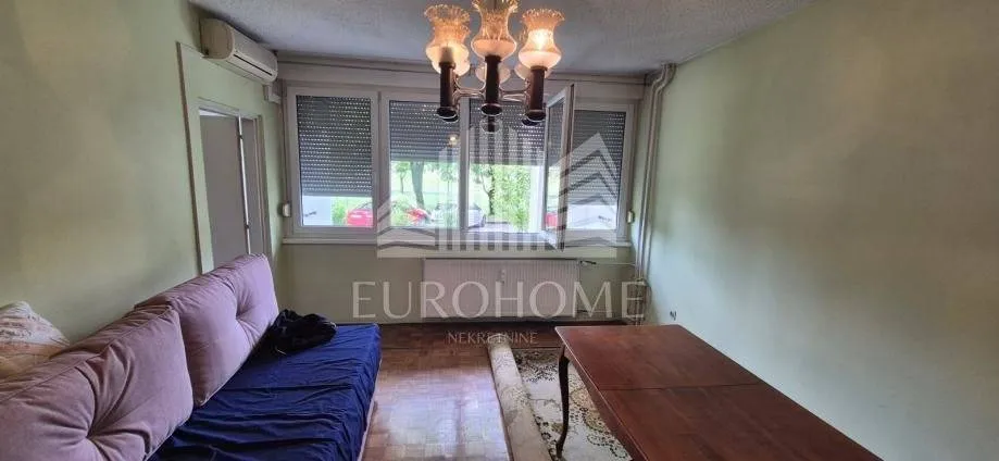 Séjour - Apartment with Central Heating in Sesvete, Zagreb