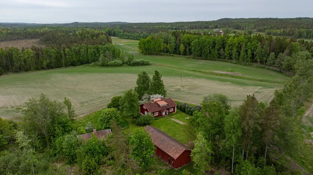 Vue aérienne - Farm with Lake Access in Granviksnäset