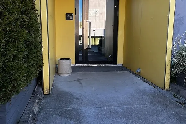 hallway_entrance