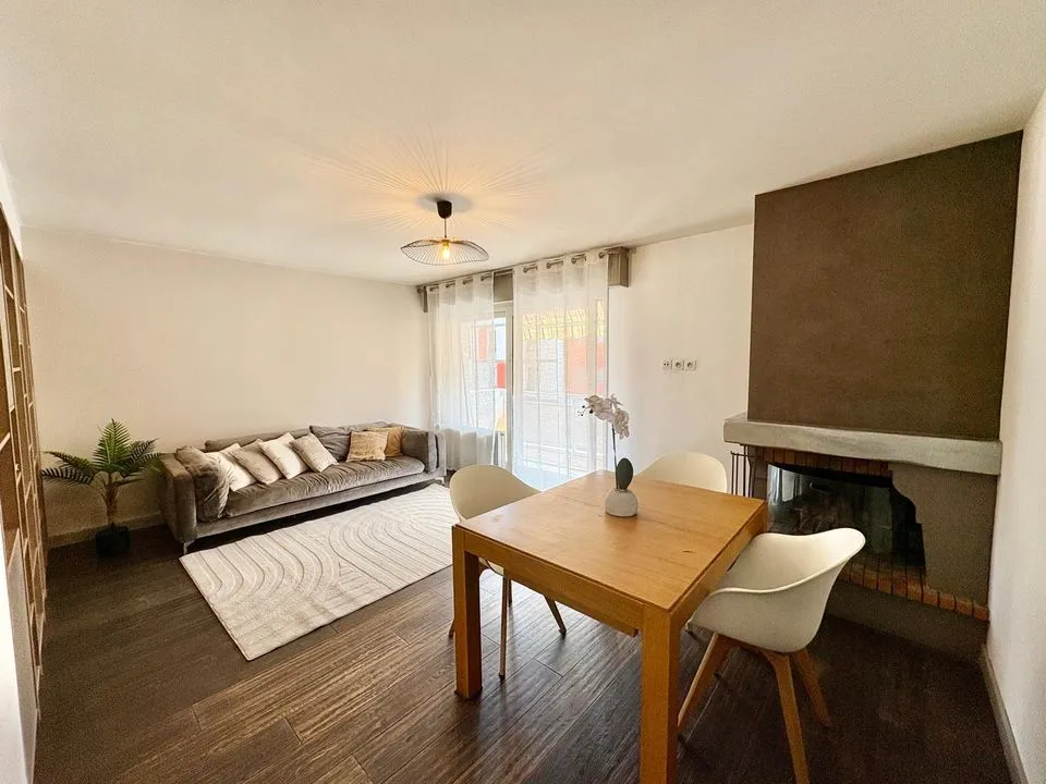 Séjour - Appartement T3 bis avec Balcon en Hyper Centre Annemasse