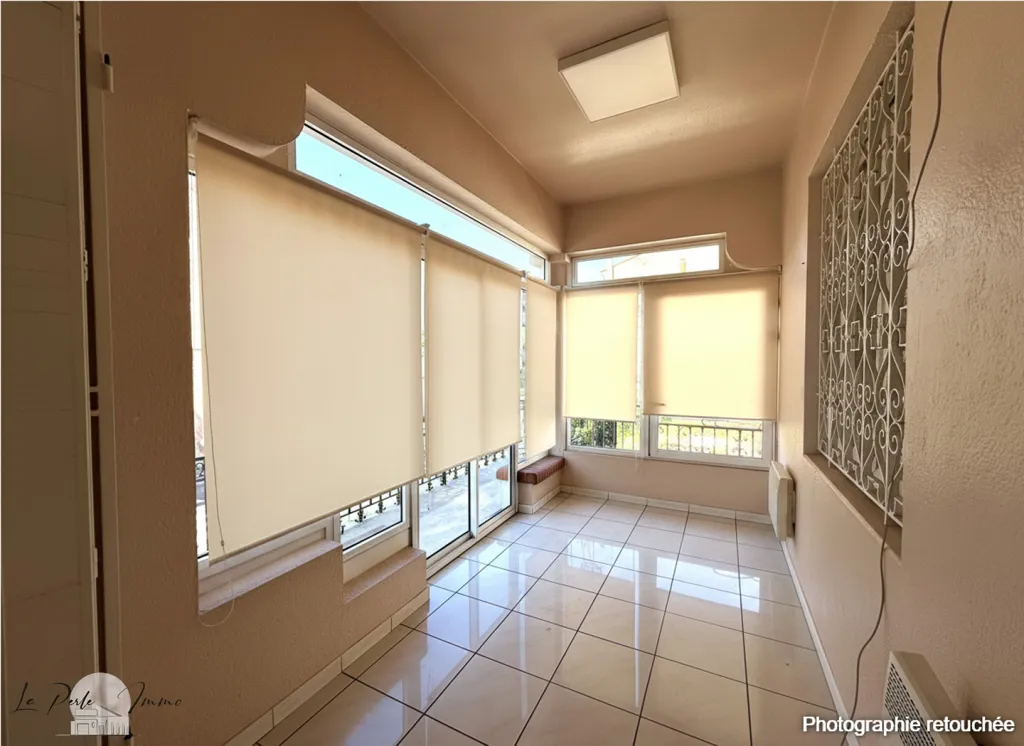 Balcone - Master House with Bay Windows in Perpignan