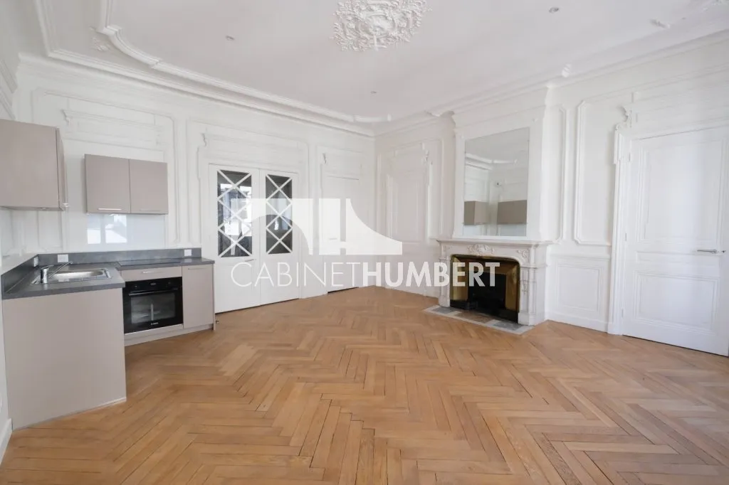 Soggiorno - Architecturally Renovated Flat in City Centre