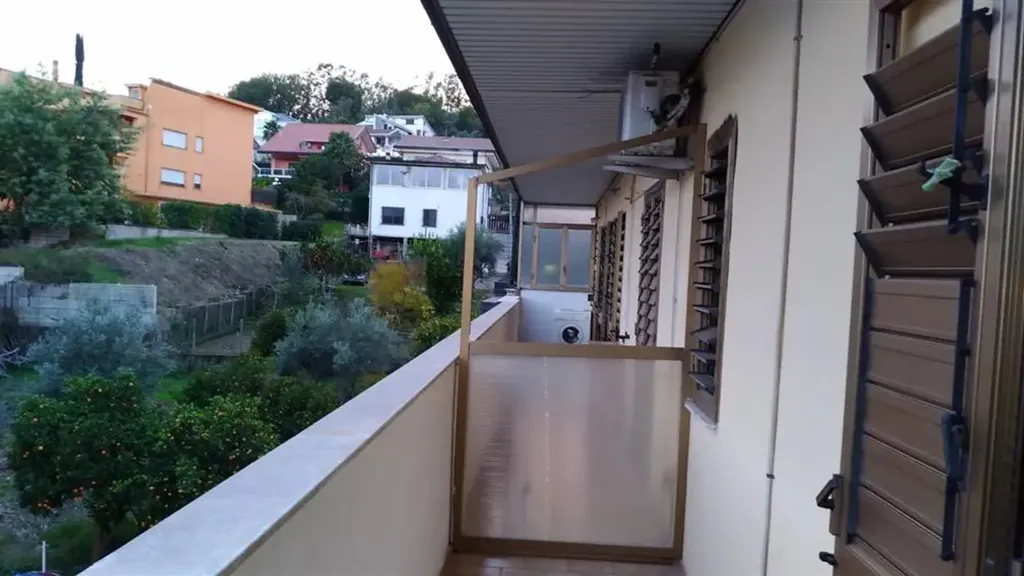 Rõdu - Six-Room Apartment in Rende