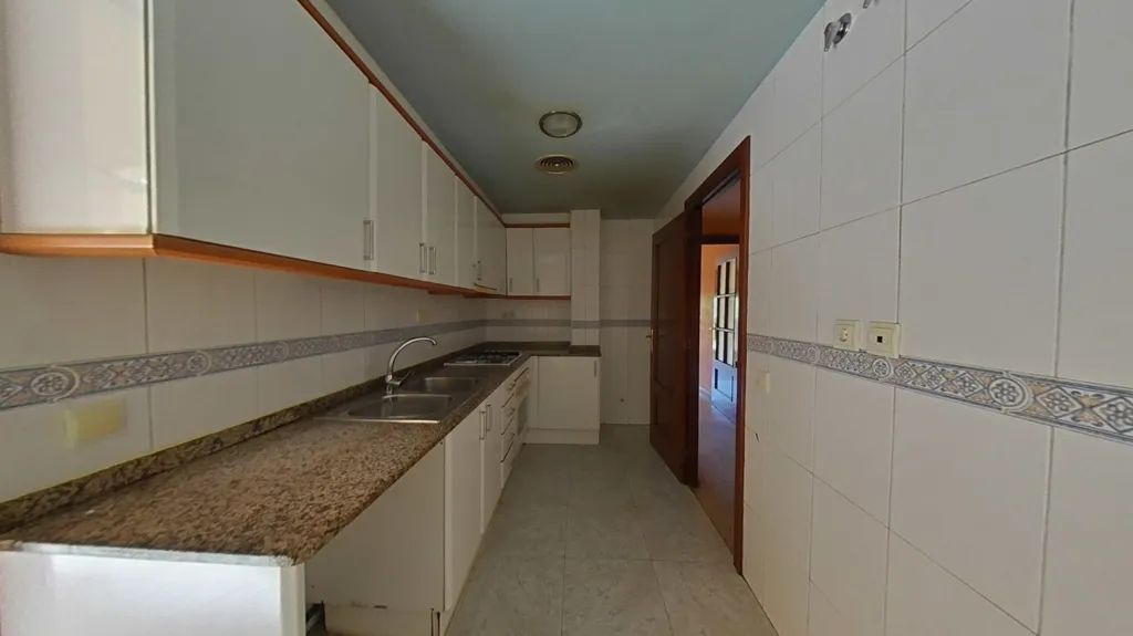 Kitchen - Family-orientated Flat near Blanes Centre