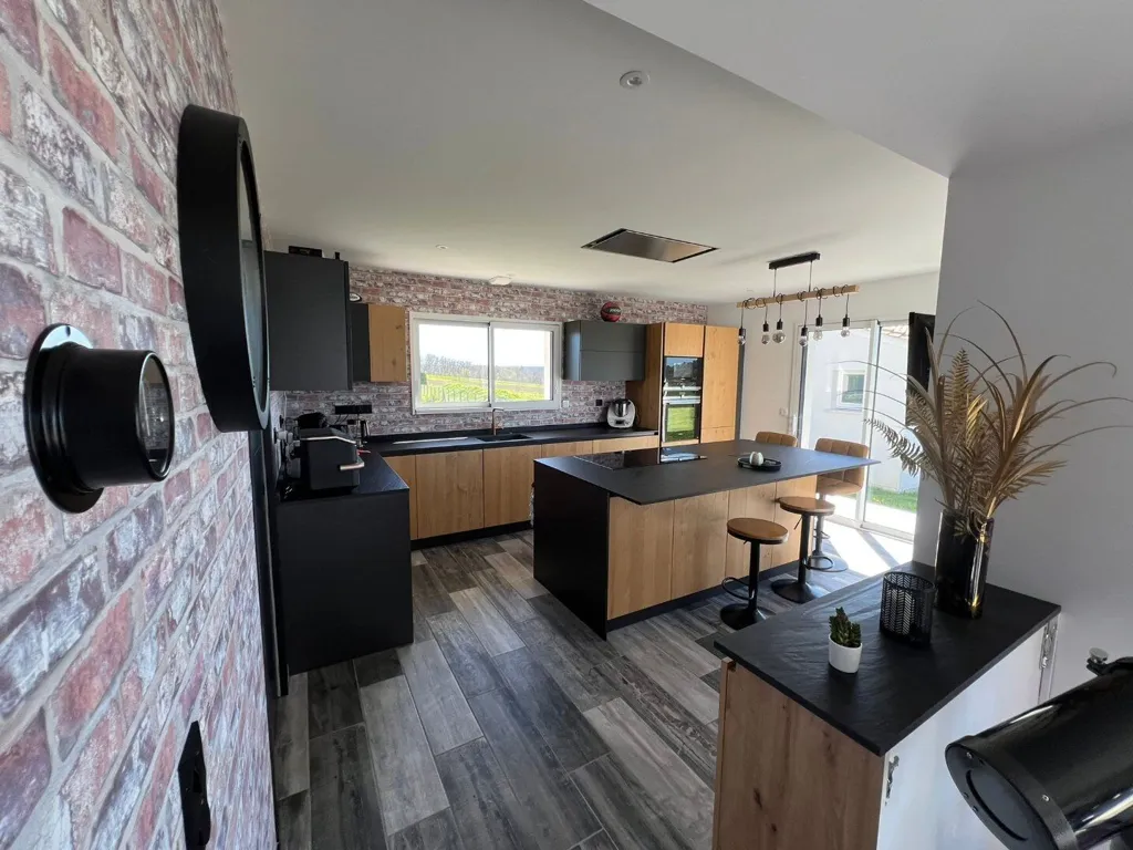Cuisine - Maison Contemporaine avec Prestations Haut de Gamme à Proximité des Commodités