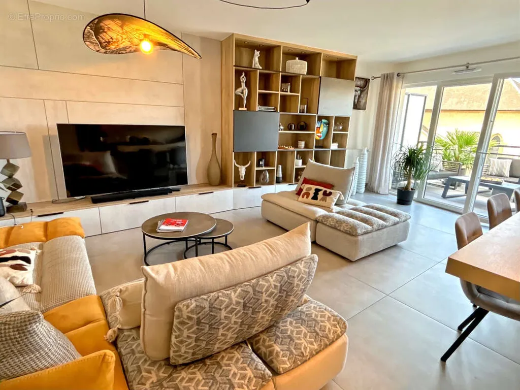 Séjour - Appartement T3 avec Terrasse à Voglans