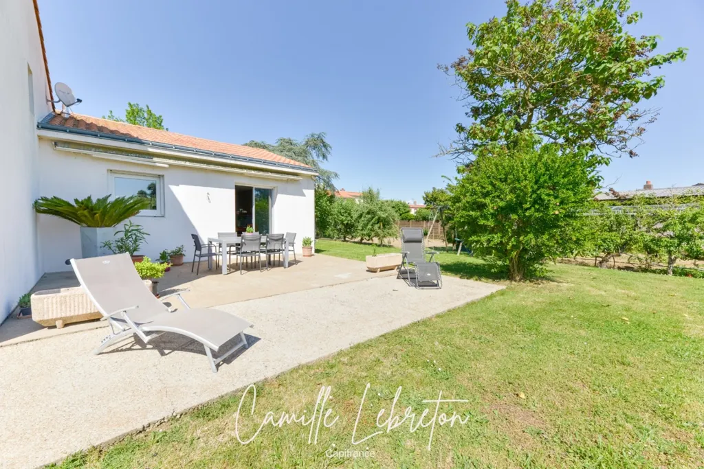 Terrasse - Maison Familiale avec Grand Terrain à Vallet