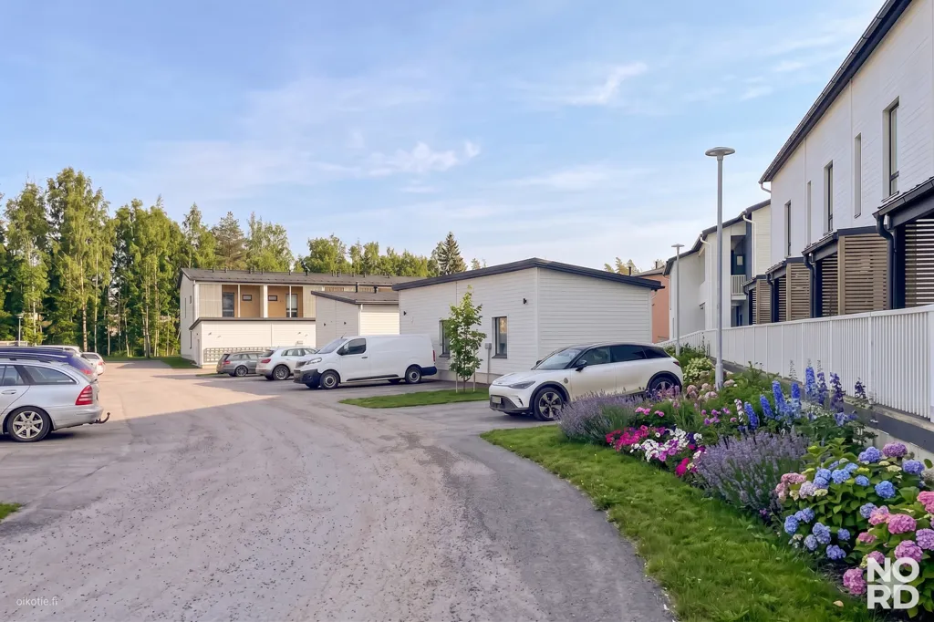 Exterior - Modern Terraced House with Sauna in Perusmäki, Espoo