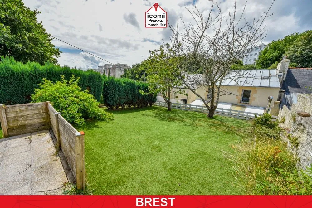 Giardino - City House with Garden in Brest