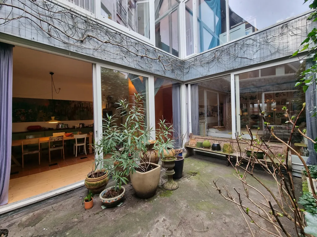 Jardin - Ground Floor Apartment with Canal View in Amsterdam
