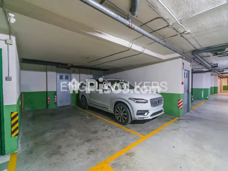 Garage - Modern Flat with Golf View in Alicante