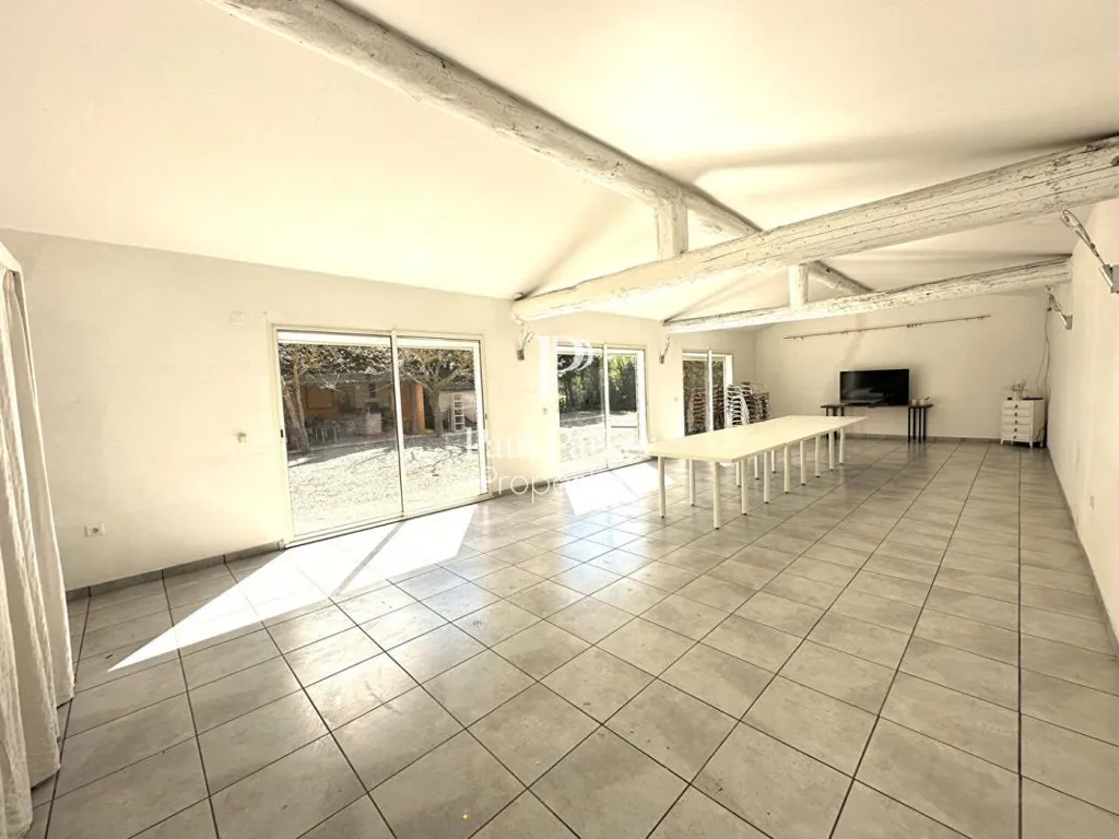 Séjour - Villa Luxueuse avec Piscine à Grans