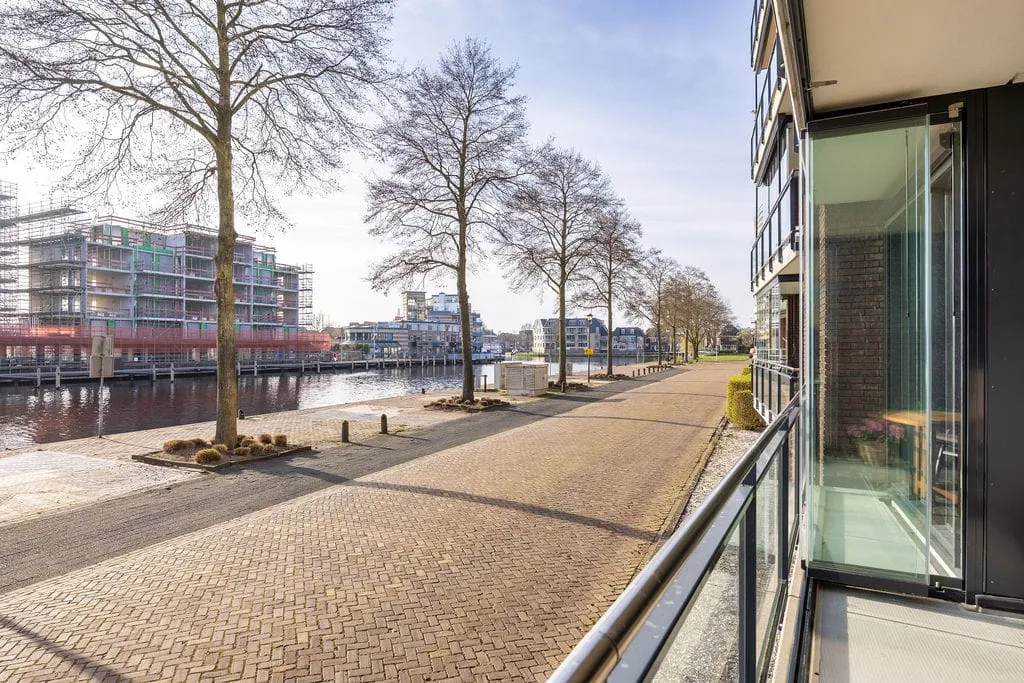 Balcon - Modern Apartment with Balcony in Sneek
