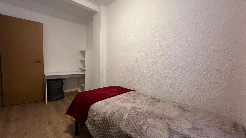 Magamistoad - 3-Bedroom Flat with Central Location in Alcorcón