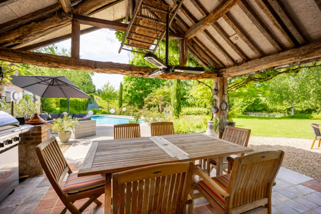 Terrasse - Maison avec Piscine et Jardin à Soumagne