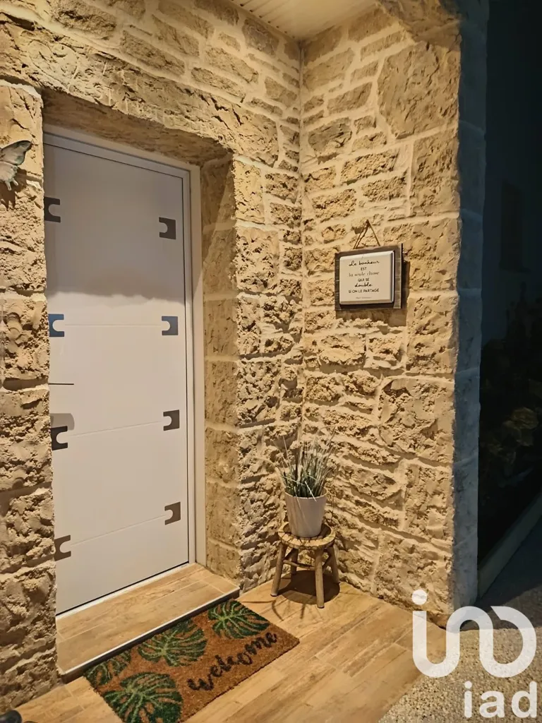 Entrée - Maison Moderne avec Jardin à Félines