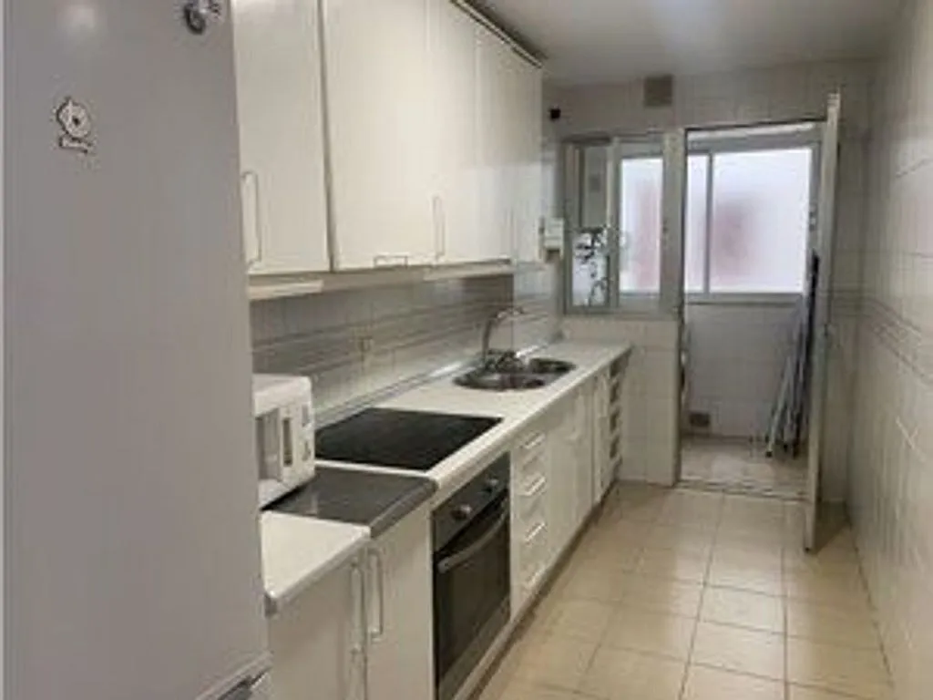 Cuisine - Furnished Flat with Balcony in Granada