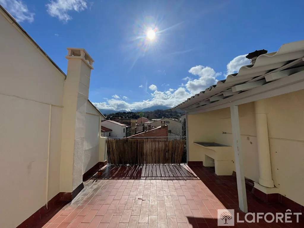 Terrasse - Studio avec Terrasse et Vue Montagne en Centre-Ville
