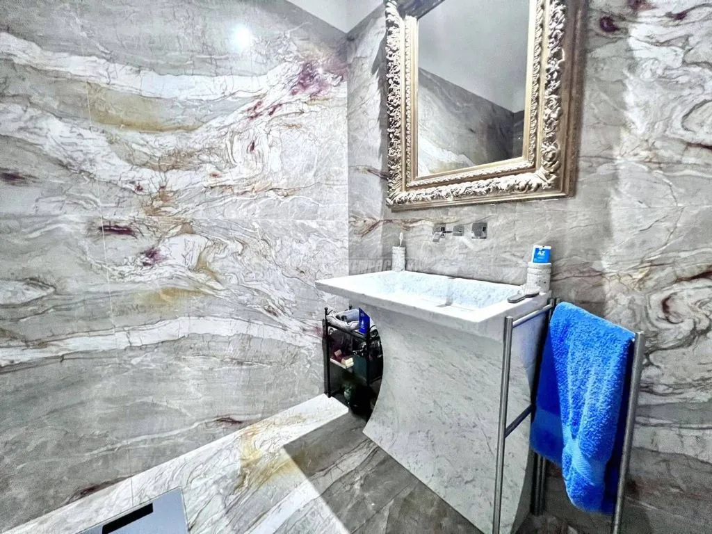 Vannitoad - Penthouse with Pool in Basiglio, Milan