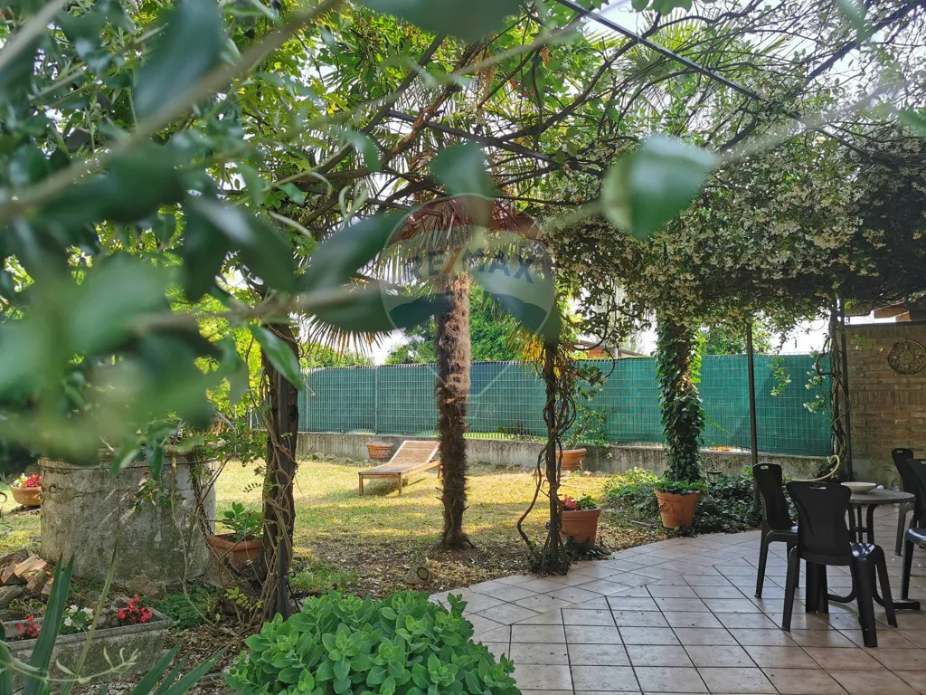 Terrass - Independent Villa with Garden in Cento