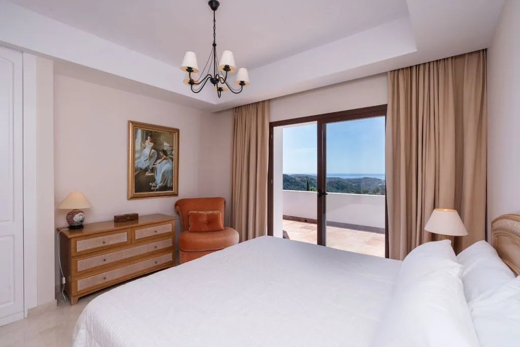 Chambres - Luxury Villa with Sea Views in Benahavis