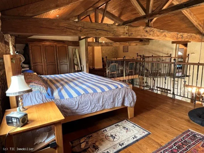 Magamistoad - Spacious House with Large Garden in Cellefrouin