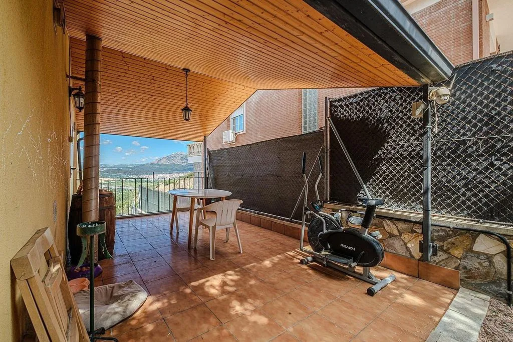 Terrass - Chalet with Pool and Terrace in Abrera