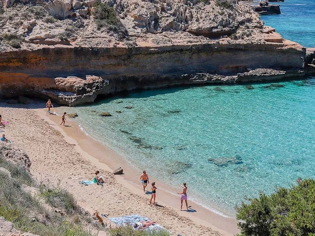 Charming House with Pool in Cala de Bou