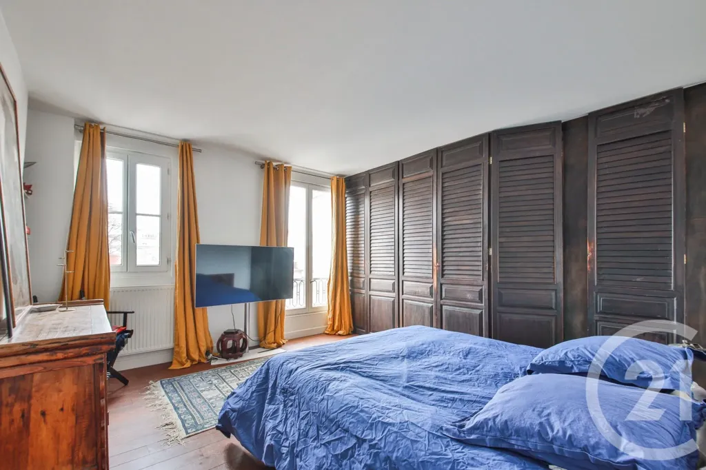 Magamistoad - 3-Bedroom Parisian Flat with Cathedral Ceiling