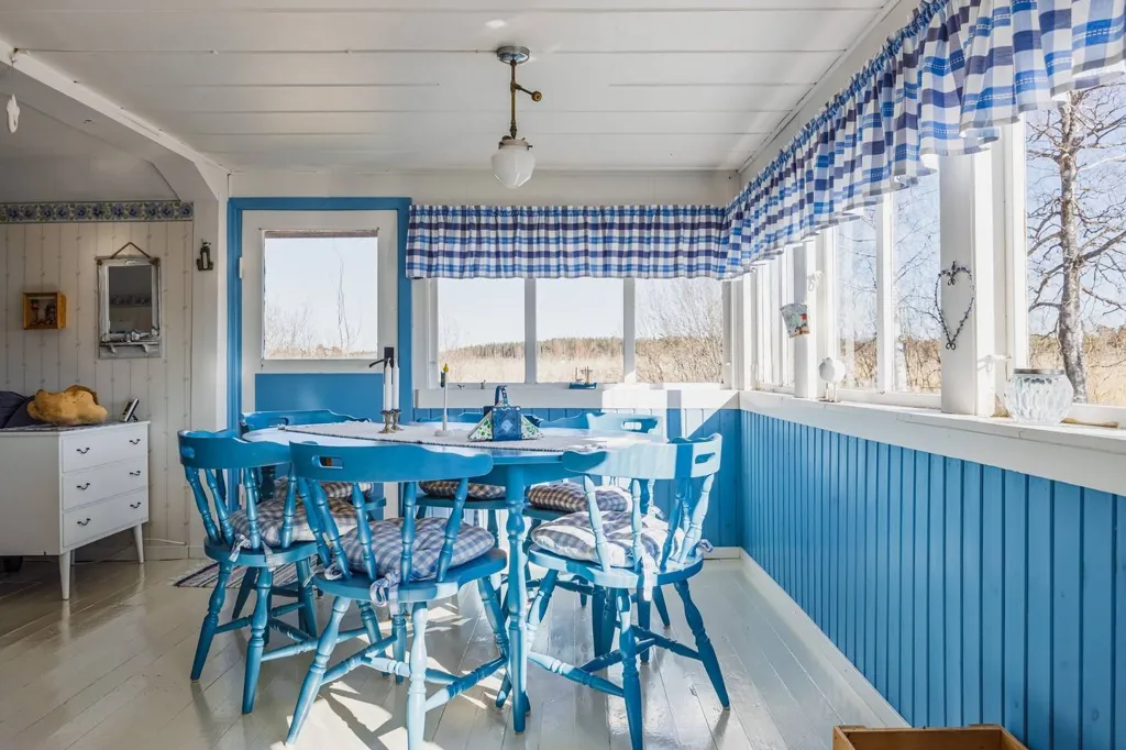 Dining Room - Cottage with Private Beachfront near Gävle