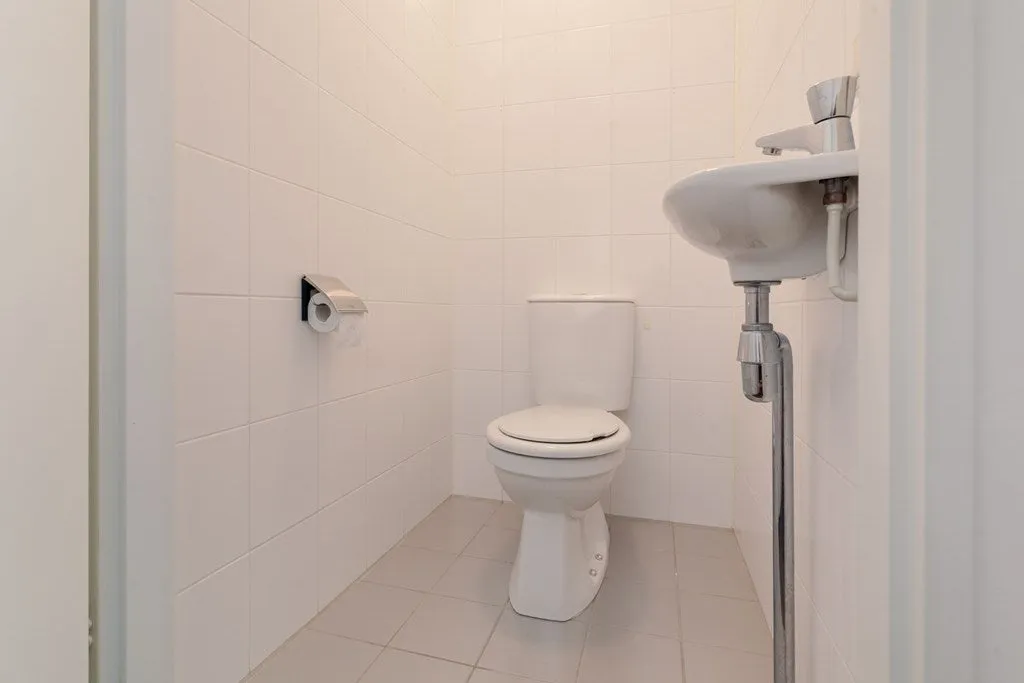 Salles de bain - Apartment with Parking in Rotterdam Kralingen