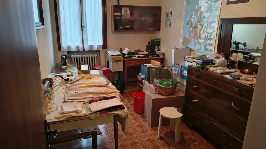 Bureau - Villa Apartment with Courtyard in Sassuolo