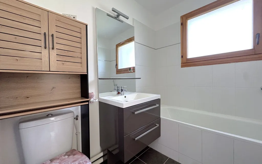 Bathrooms - Spacious Duplex with Terrace in Urban Area
