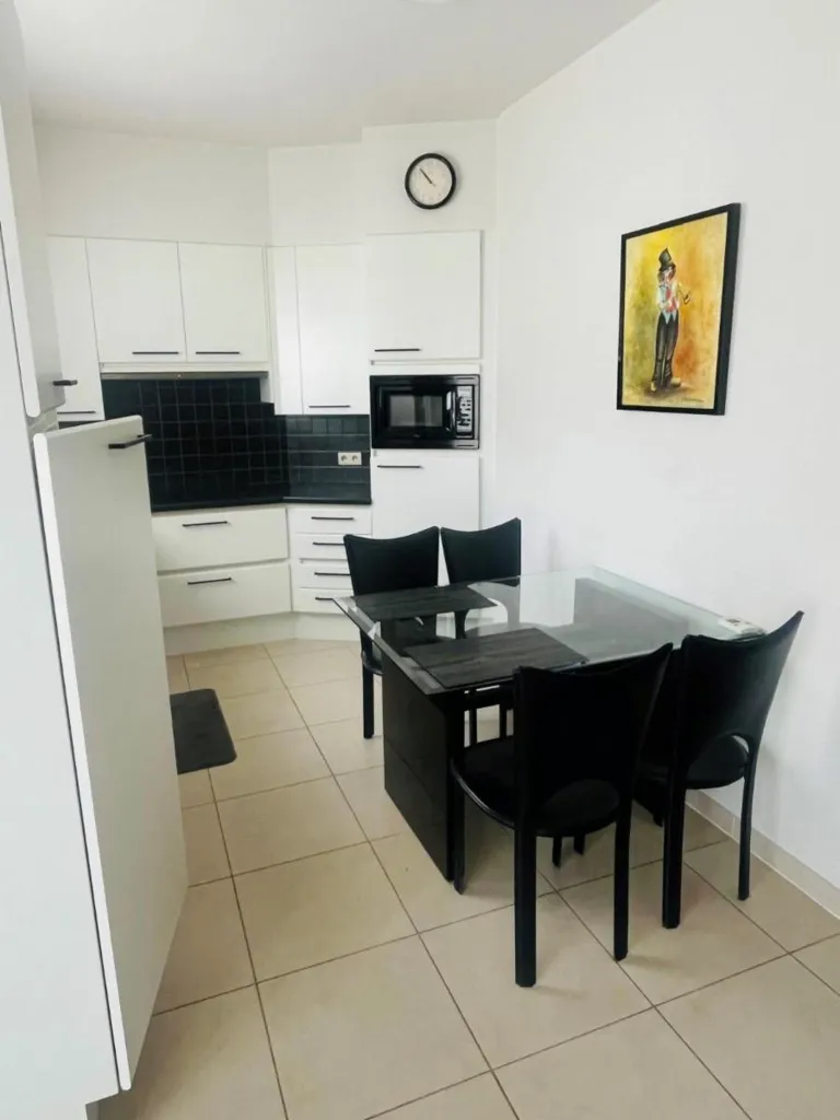 Söögituba - Modern Ground Floor Flat near Aalst Park