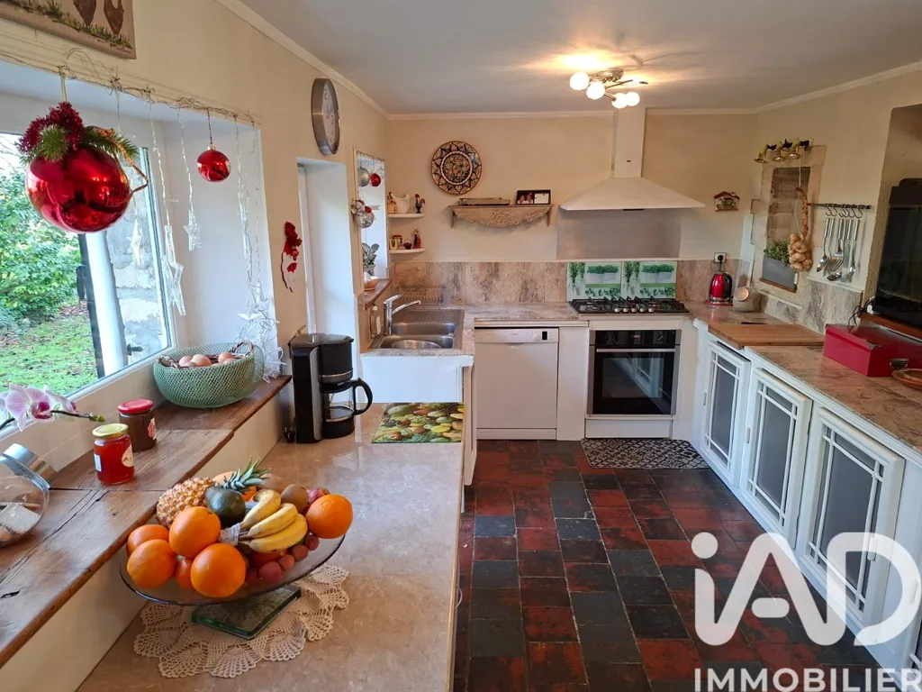 Cuisine - Villa de Luxe avec Jardin à Vaux-sur-Aure