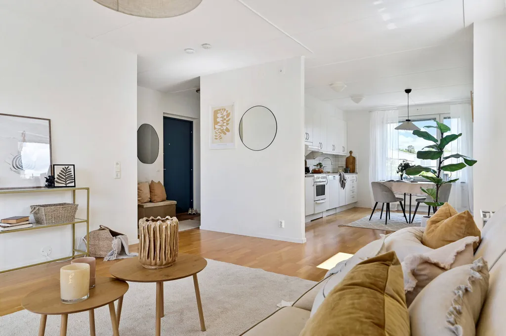 Elutuba - Two-Bedroom Flat with Garden View in Farsta