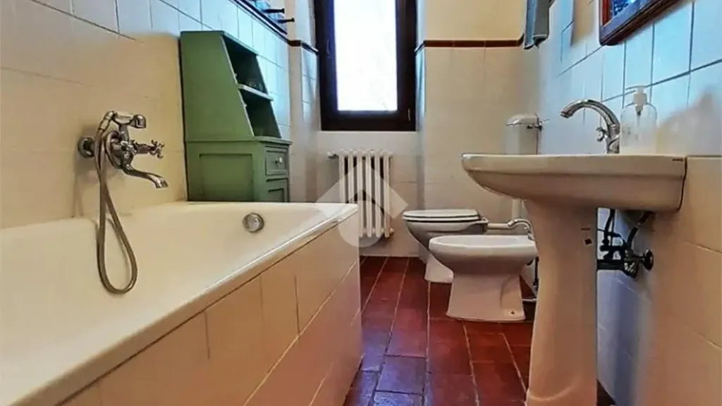Salles de bain - Rustic Villa with Panoramic Views in Barbiana