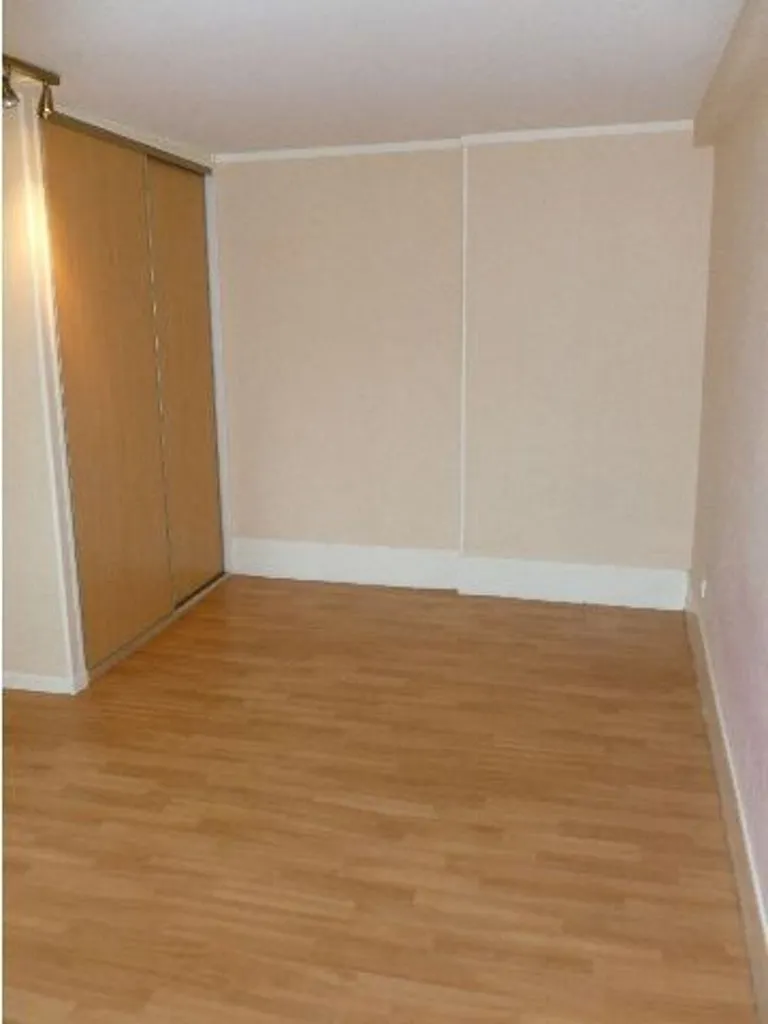 Pièces - Appartement 1 Pièce Proche Écoles à Lunéville