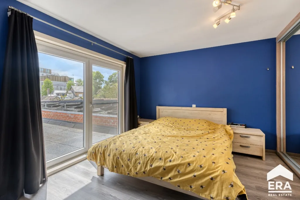 Chambres - Maison Familiale avec Piscine Solaire à Proximité du Centre-Ville