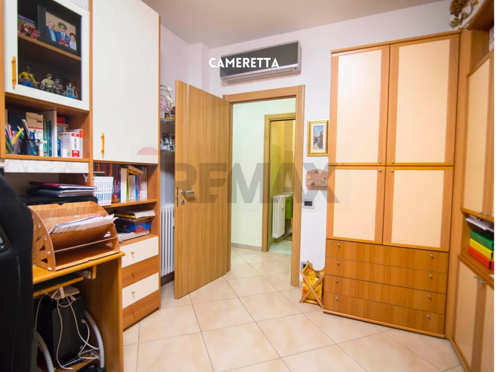 Bureau - Three-Bedroom Apartment with Terraces in Roccastrada