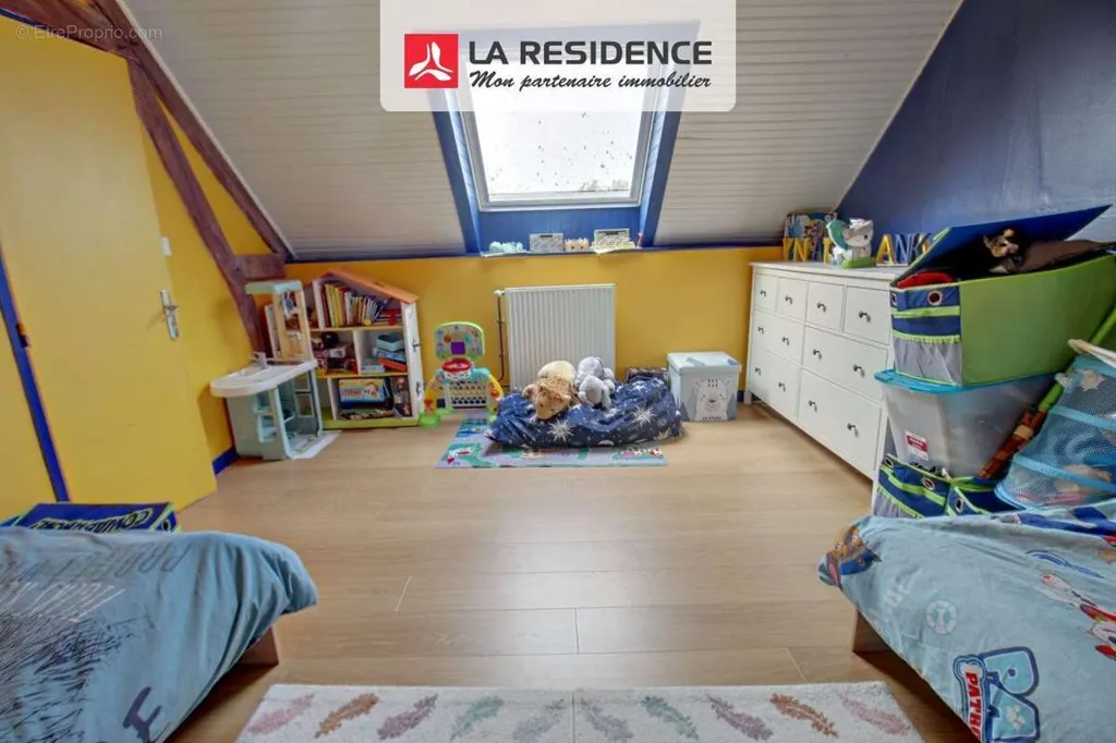 5-toaline maja asukohas Courcelles-Sur-Seine