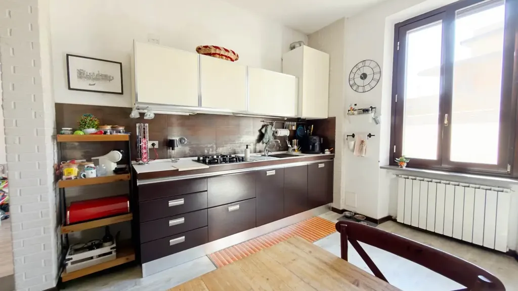 Cuisine - Rustic-Style Flat with Balcony in Florence
