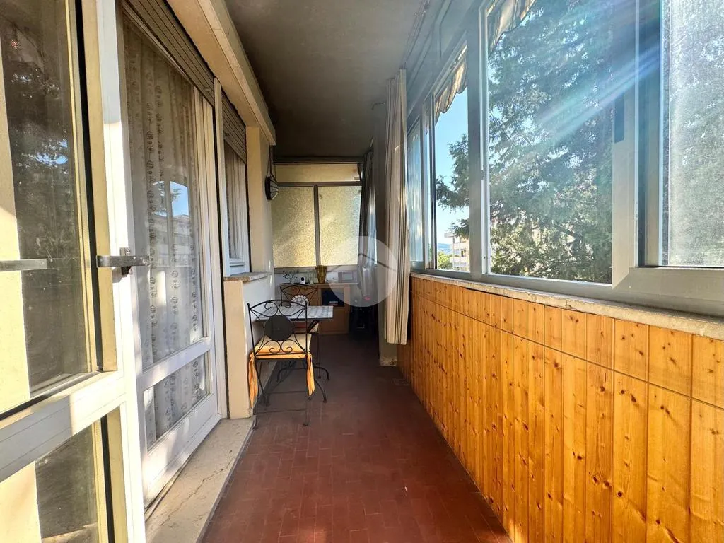 Balcon - Four-Bedroom Apartment with Balcony in Florence