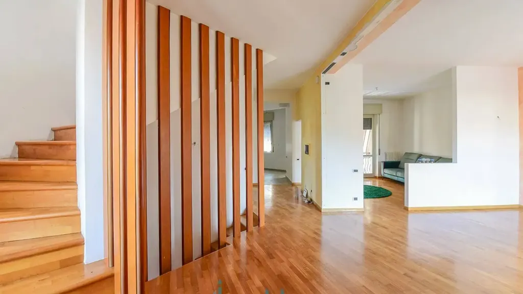 Elutuba - Semi-detached House with Garden in Giussano