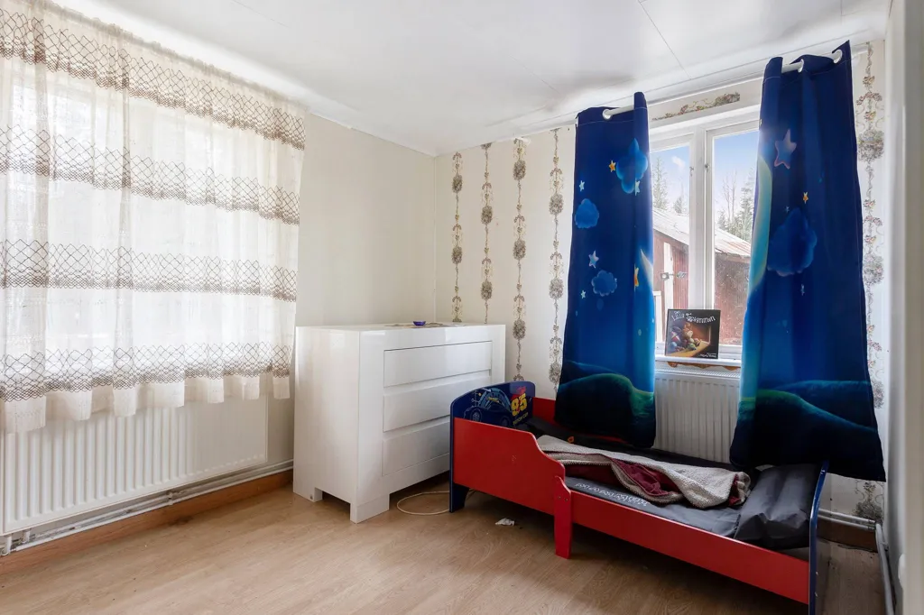 Magamistoad - 1.5-Storey Villa with Garden in Värmskog