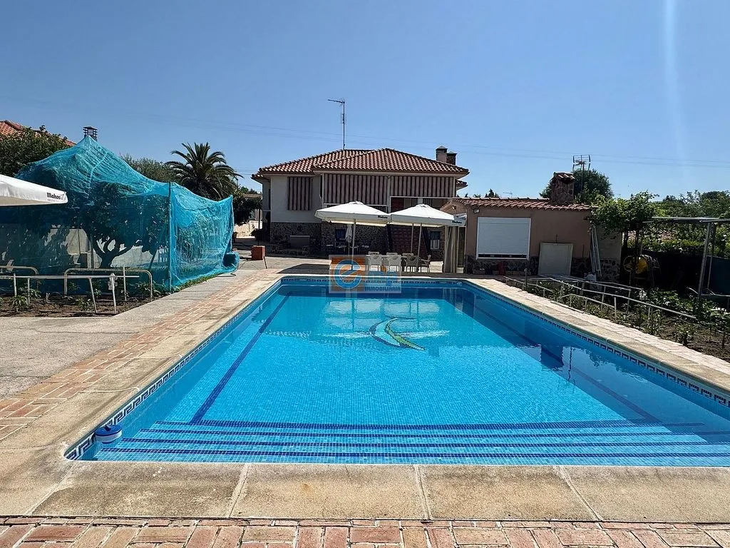 Piscine - Chalet with Pool and Terraces in Palomeque