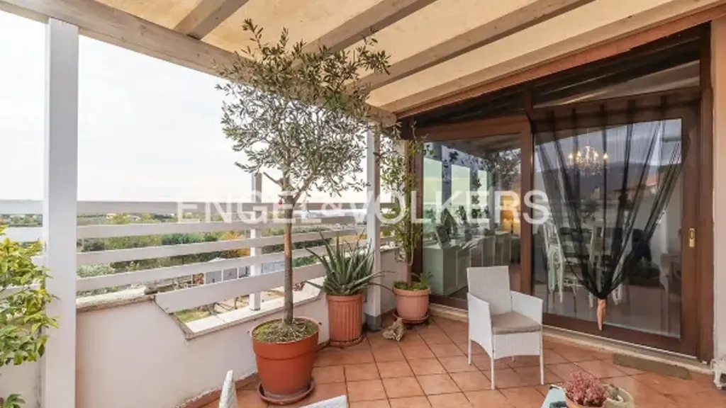 Terrace - Trilocale with Panoramic View in Cerveteri